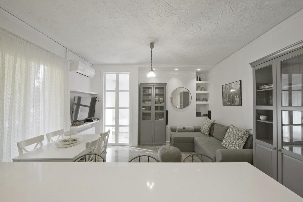 Belva Blue Apartment Athena Bagian luar foto